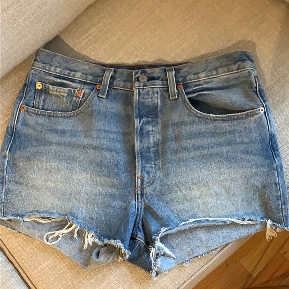 Levi's 501 High Rise Short - Picture 3 of 5